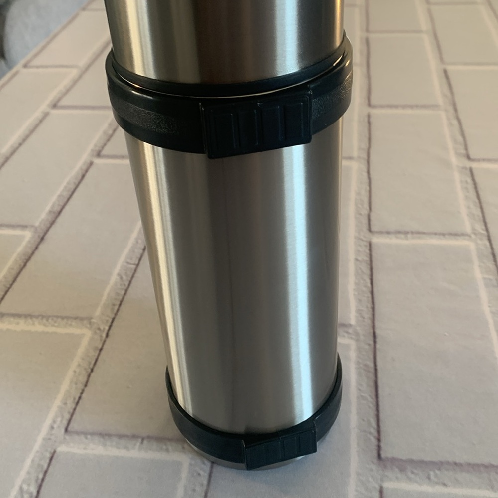 Stainless Thermos - Picture 3 of 10